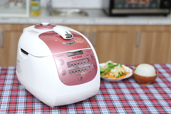 Nồi cơm áp suất điện tử 1.8 lít Cuckoo CRP-G1015M