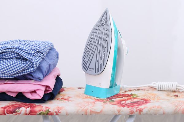 Bàn là hơi nước 2400w Philips GC2992/70